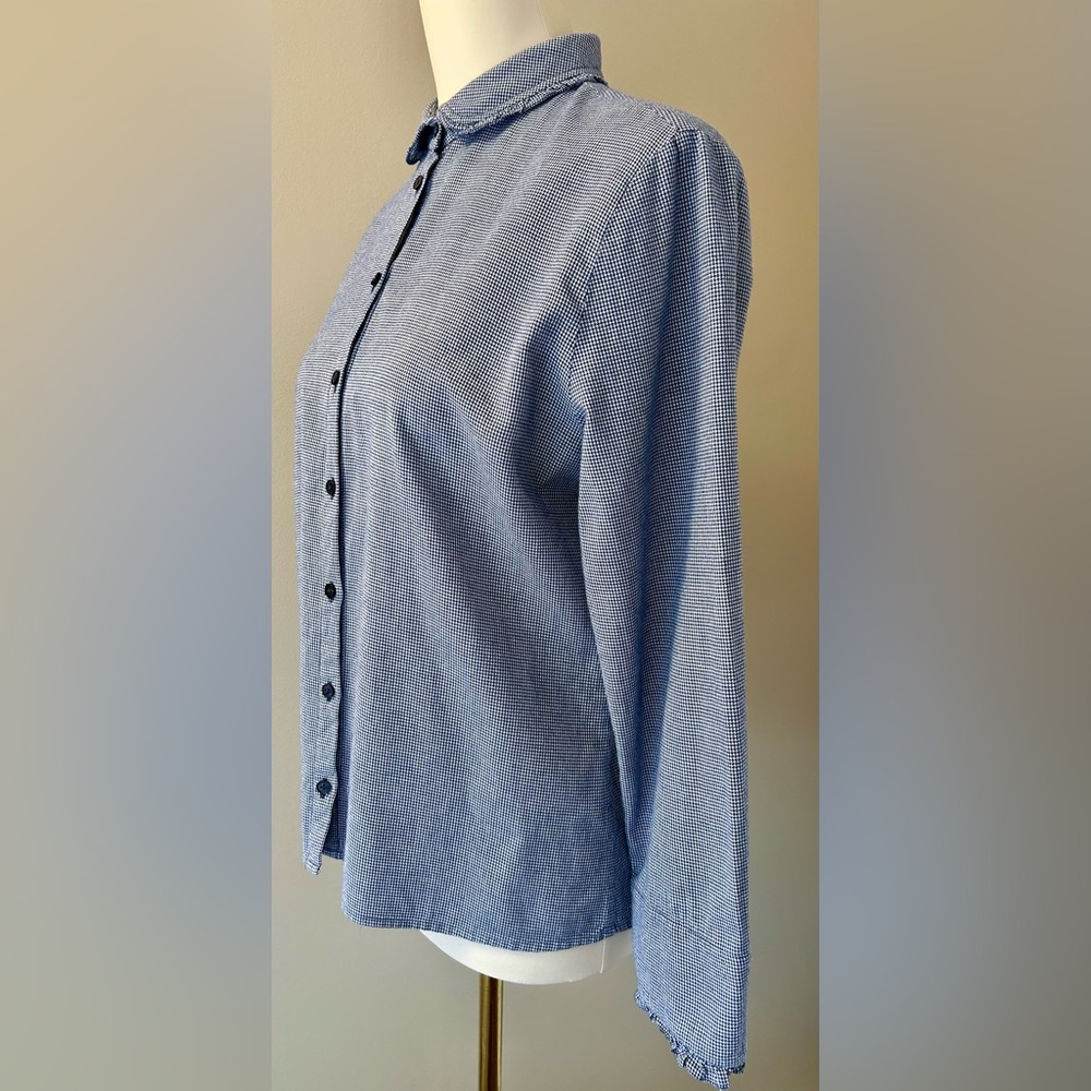 van Laack Germany Navy/White Button-Up Shirt w. Ruffled Edge.